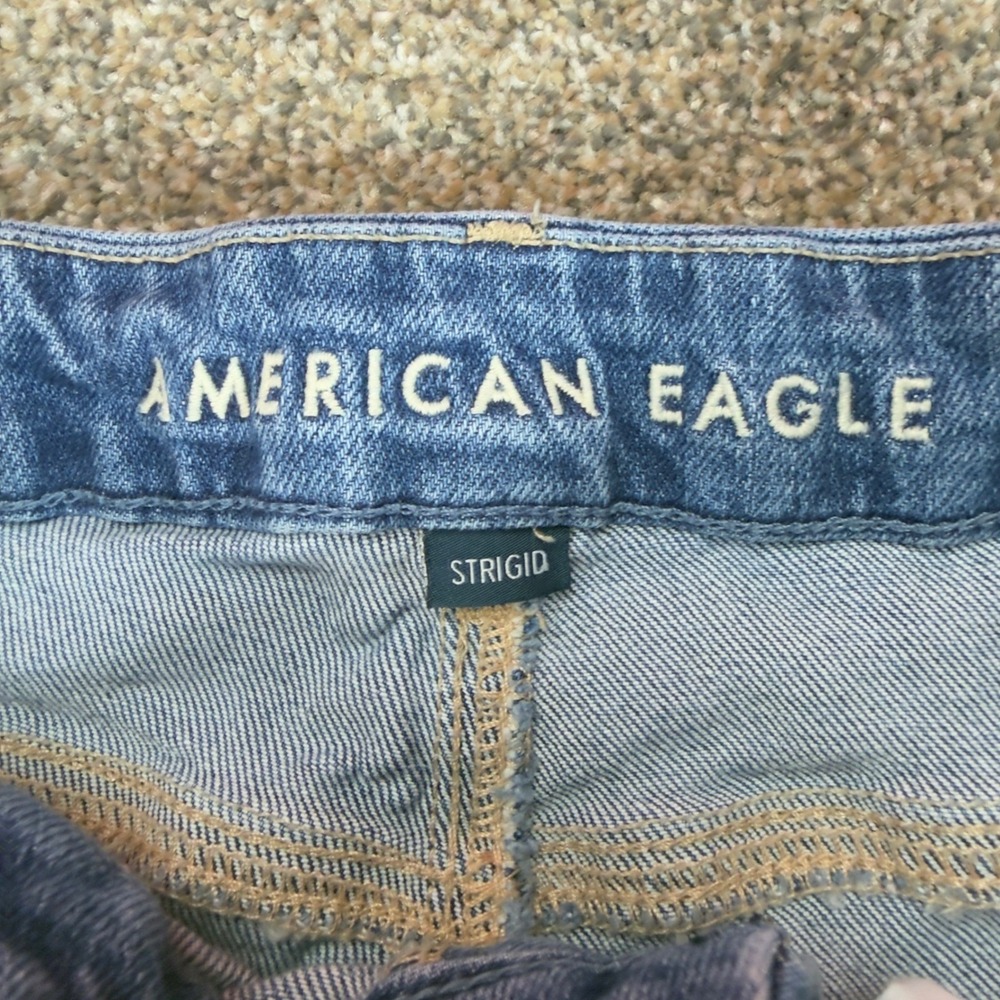 American Eagle Curvy Mom Jeans Size 8 Blue Distressed Strigid High Rise Tapered - Picture 4 of 12